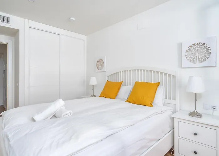 Central Couples Getaway In Fuengirola By Costarentals - Ref 155
